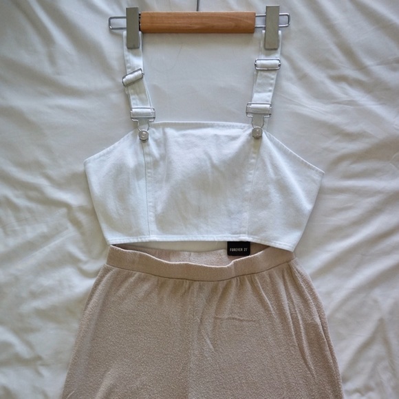 White buckle crop top - Picture 2 of 3